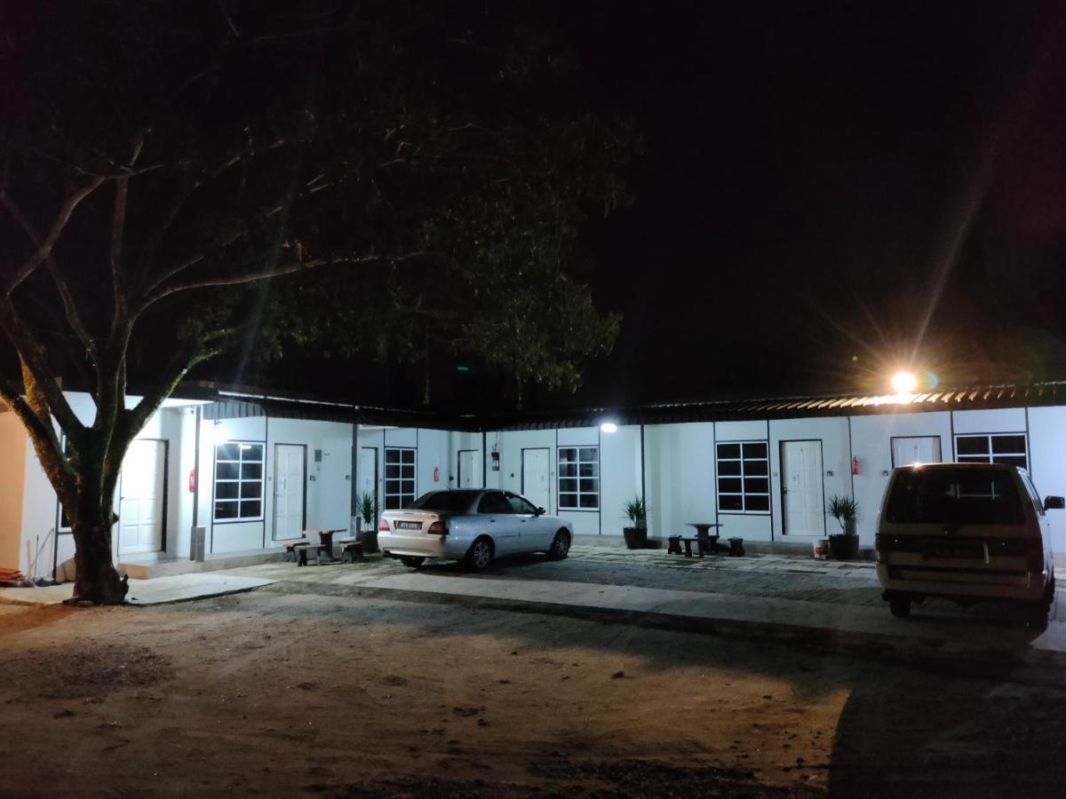 Aleesa Roomstay Pasir Puteh Eksteriør bilde