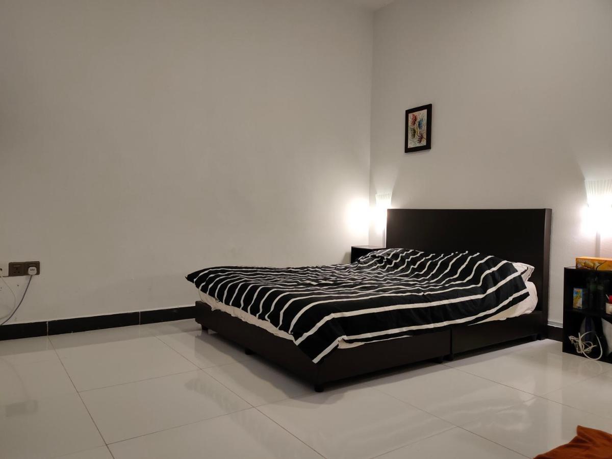 Aleesa Roomstay Pasir Puteh Eksteriør bilde