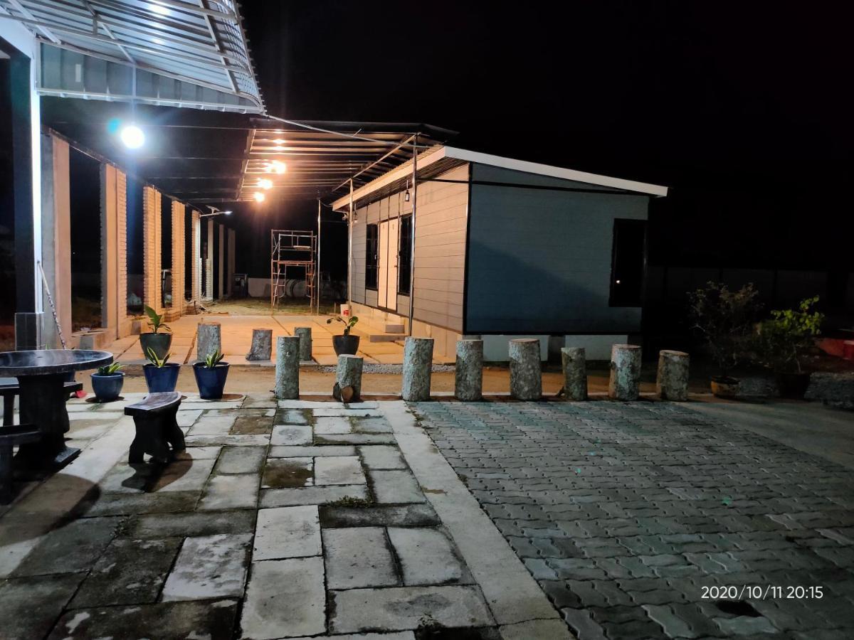 Aleesa Roomstay Pasir Puteh Eksteriør bilde
