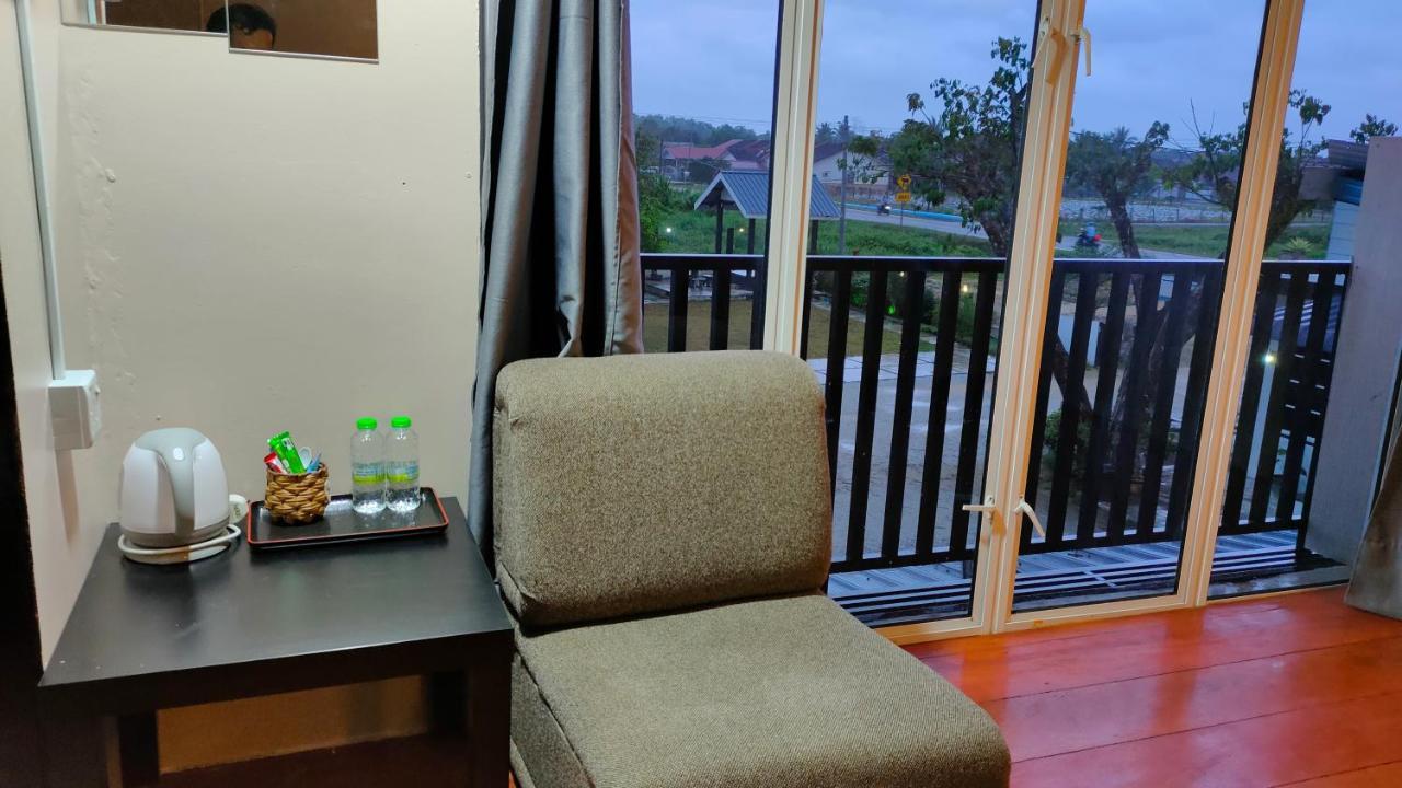 Aleesa Roomstay Pasir Puteh Eksteriør bilde