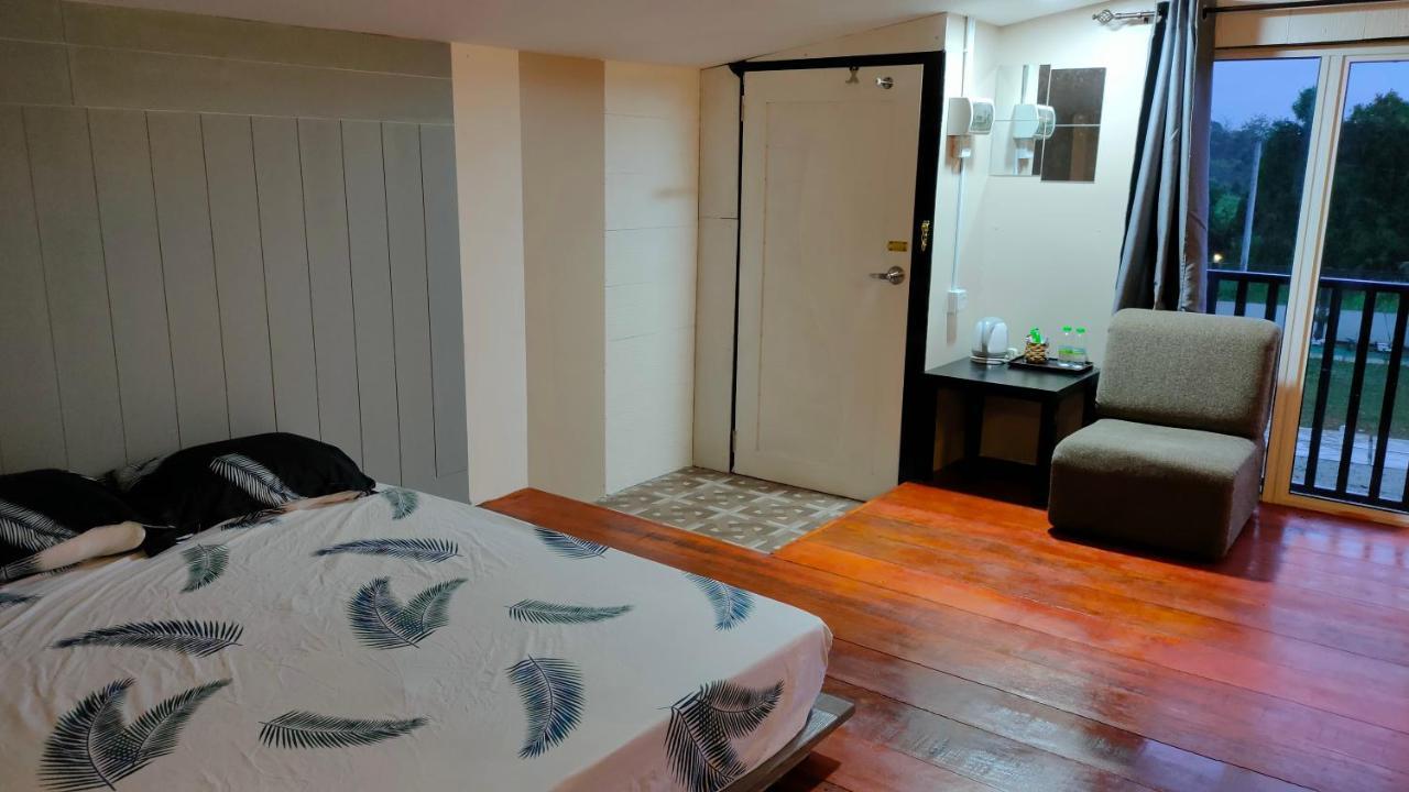 Aleesa Roomstay Pasir Puteh Eksteriør bilde