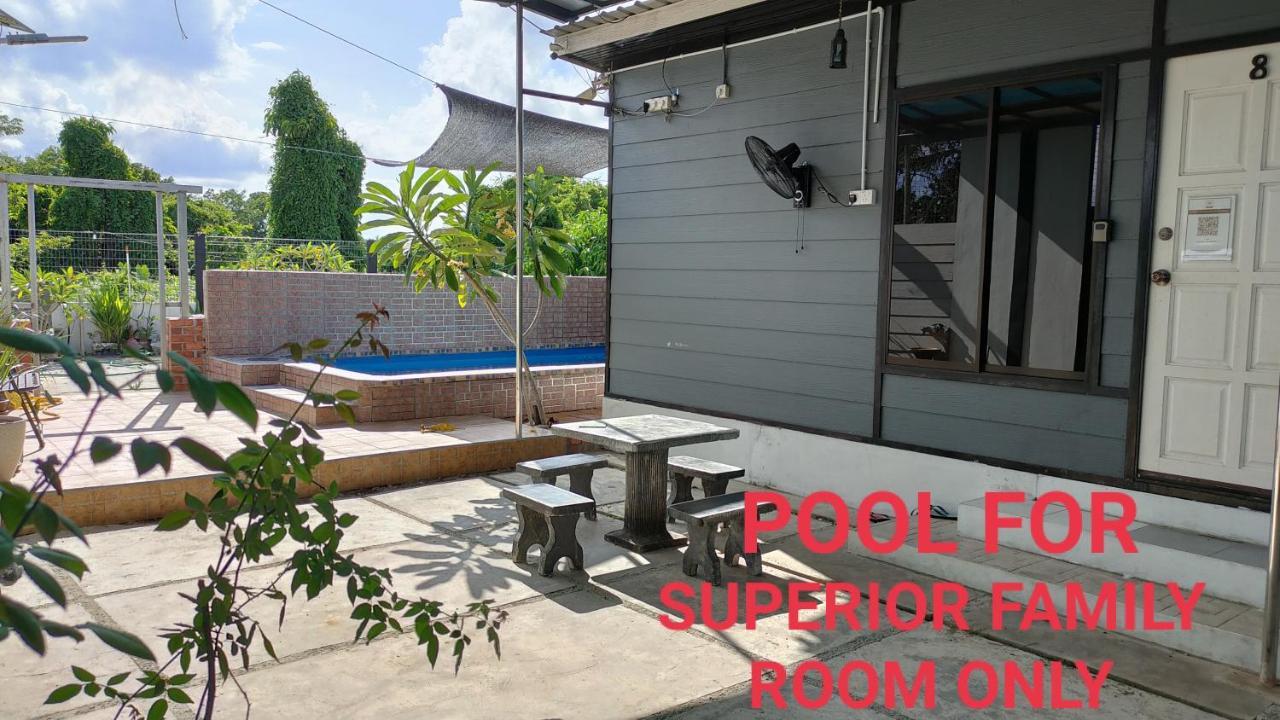 Aleesa Roomstay Pasir Puteh Eksteriør bilde