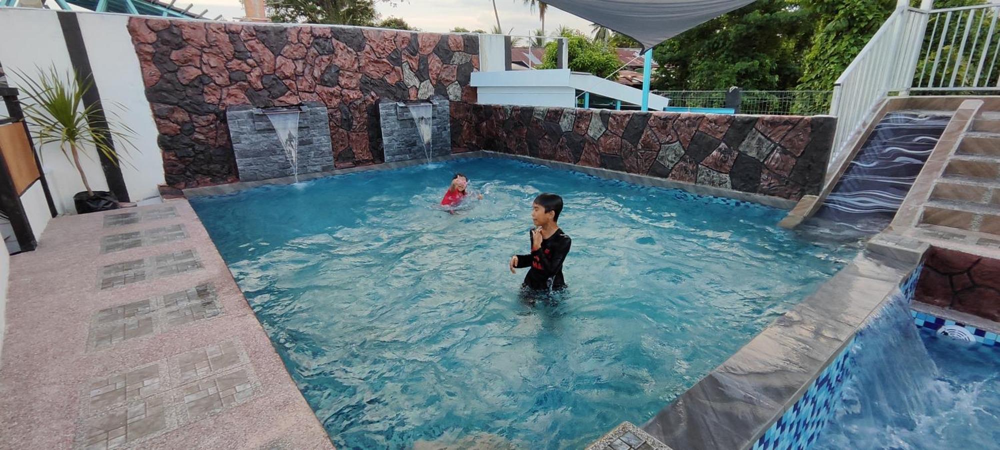 Aleesa Roomstay Pasir Puteh Eksteriør bilde