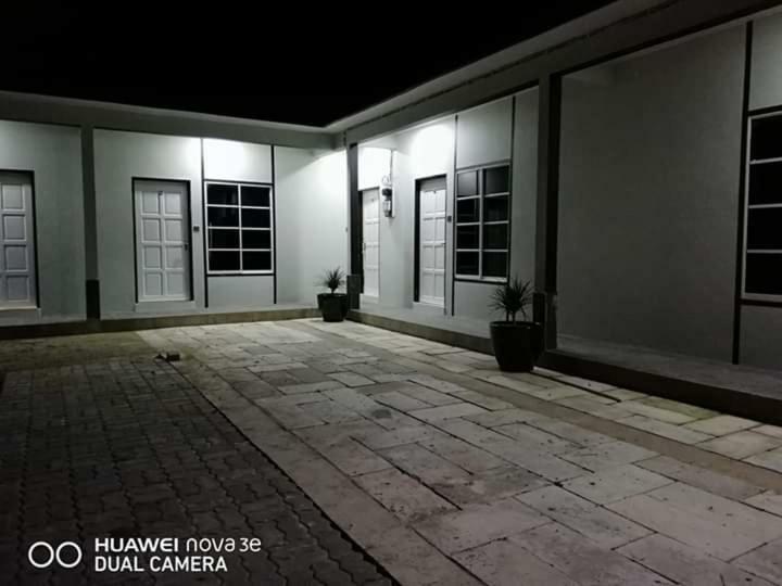 Aleesa Roomstay Pasir Puteh Eksteriør bilde